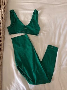 SET Active Emerald Green Sports Bra & Leggings Set